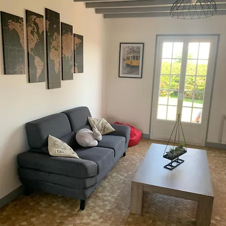 Hiking And Beachfront Bracquemont